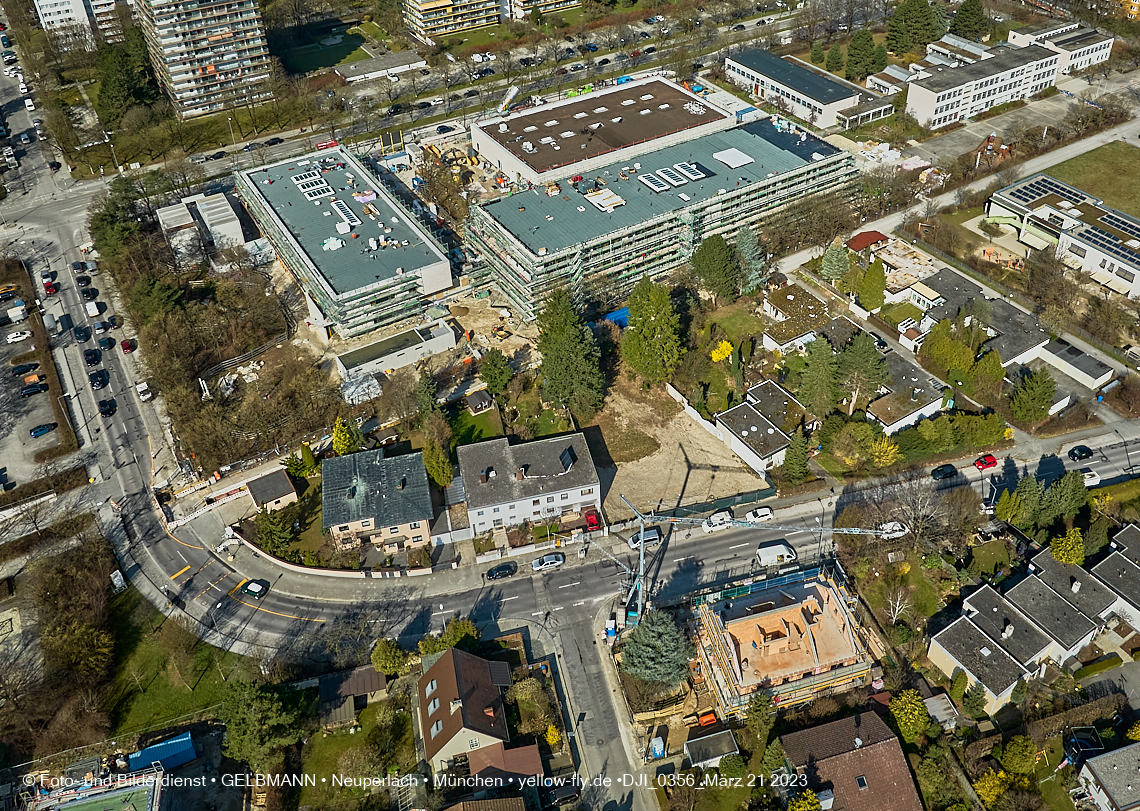 21.03.2023 - Luftbilder von der Baustelle Niederalmstraße 16 in Neuperlach